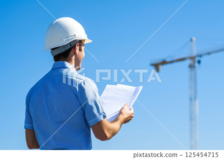 城市未來與基礎設施規劃,智慧工程師樂觀地仰望,未來主義的企業氛圍 城市未來與基礎設施規劃,智慧工程師樂觀地仰望,未來主義的企業氛圍 125454715