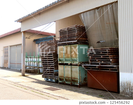 Small factory 125456292