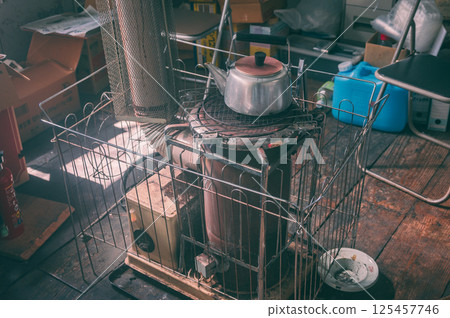 [Former Kizawa Elementary School] Kerosene stove 125457746