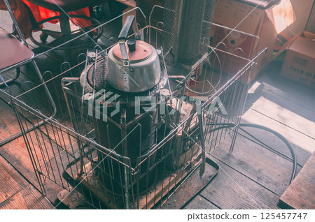 [Former Kizawa Elementary School] Kerosene stove 125457747