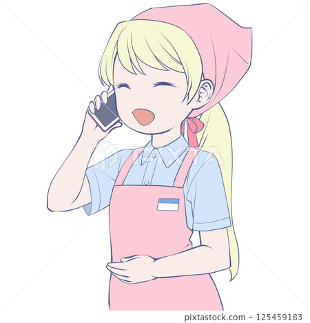 金髮女店員用智慧型手機打電話,面帶微笑 金髮女店員用智慧型手機打電話,面帶微笑 125459183
