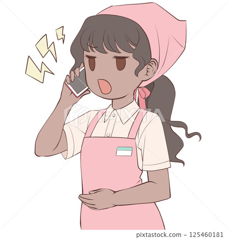 一位皮膚黝黑的女店員用智慧型手機打電話——憤怒 一位皮膚黝黑的女店員用智慧型手機打電話——憤怒 125460181