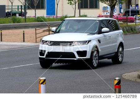 英國製造的豪華SUV 125460789