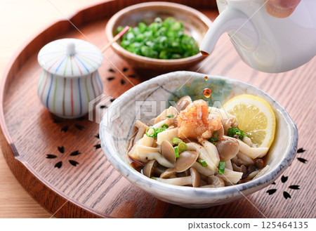 Shimeji mushrooms with ponzu sauce Shimeji mushrooms with ponzu sauce 125464135