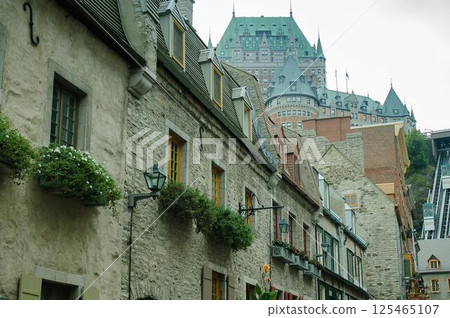Quebec Old Town Street and Chateau Frontenac View Quebec Old Town Street and Chateau Frontenac View 125465107