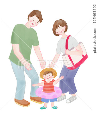 夏天，媽媽、爸爸和一個戴著游泳圈的女孩前往游泳池 125465392