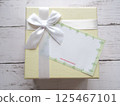 Gift box and gift card 125467101