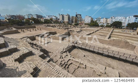Huaca pucllana ruins showing adobe and clay structures in miraflores, lima, peru 125468495