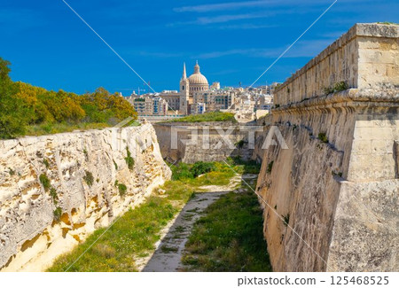Beautiful view of Valletta through fortified walls of Manoel Island 125468525