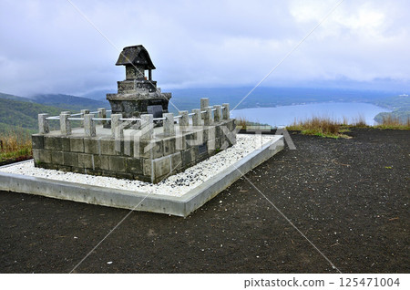 丹澤山脊上鐵板山和山中湖的景色 125471004