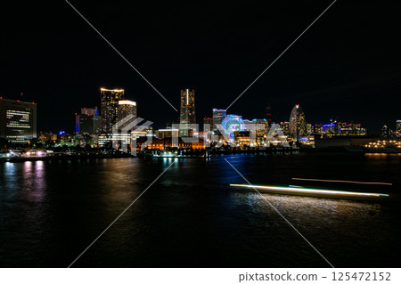 Night view of the Sumida River from Osanbashi Pier Night view of the Sumida River from Osanbashi Pier 125472152