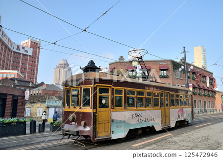 該旅遊勝地由約100年前的日本城鎮重建而成,運行其中的電車也是日治時期的車輛。 該旅遊勝地由約100年前的日本城鎮重建而成,運行其中的電車也是日治時期的車輛。 125472946