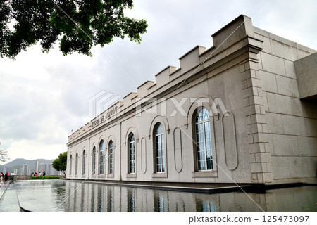 澳門博物館坐落在大砲台一座歷史悠久的堡壘的山頂上。 125473097