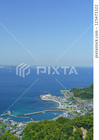 [Futtsu City, Chiba Prefecture] View of the Kanaya fishing port area from Mount Nokogiri 125473322