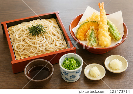 正宗的日本天婦羅和冷蕎麥麵套餐 125473714