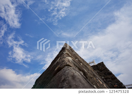 Stone wall of Kofu Castle, Japan Stone wall of Kofu Castle, Japan 125475328