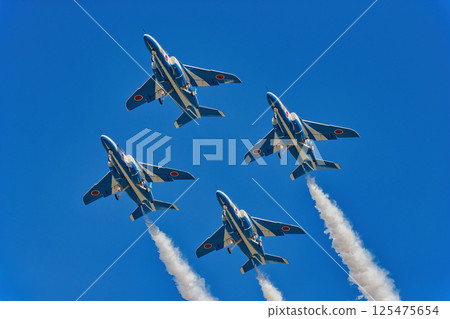 藍色衝擊波翱翔藍天 藍色衝擊波藍天 日本航空自衛隊戰鬥機 入間空軍基地 125475654