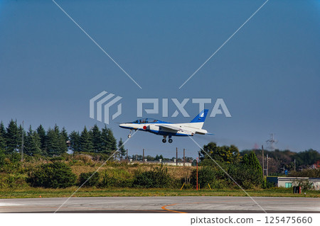 藍色衝擊波翱翔藍天 藍色衝擊波藍天 日本航空自衛隊戰鬥機 入間空軍基地 125475660