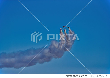 藍色衝擊波翱翔藍天 藍色衝擊波藍天 日本航空自衛隊戰鬥機 入間空軍基地 125475664