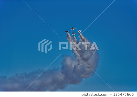 藍色衝擊波翱翔藍天 藍色衝擊波藍天 日本航空自衛隊戰鬥機 入間空軍基地 125475666