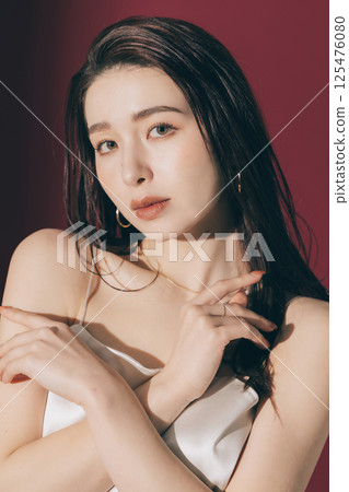 Cool lighting beauty image 125476080