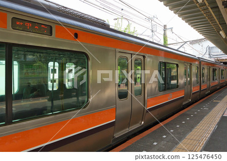 Waiting for departure, Musashino Line 205 Series Rapid Train, Kitafuchu Station, platform Waiting for departure, Musashino Line 205 Series Rapid Train, Kitafuchu Station, platform 125476450