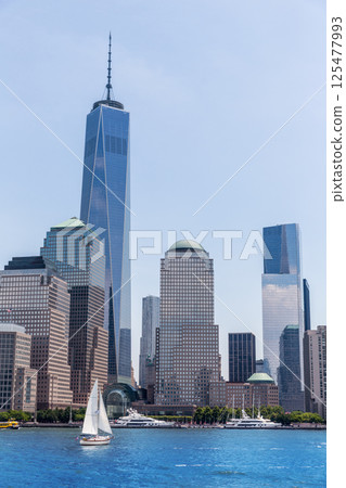 Manhattan New York skyline from Hudson River 125477993