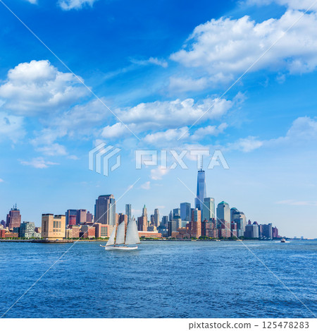 Manhattan skyline New York sunshine US 125478283