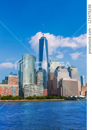 Manhattan skyline New York sunshine US 125478286