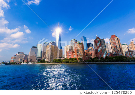 Manhattan skyline New York sunshine US 125478290