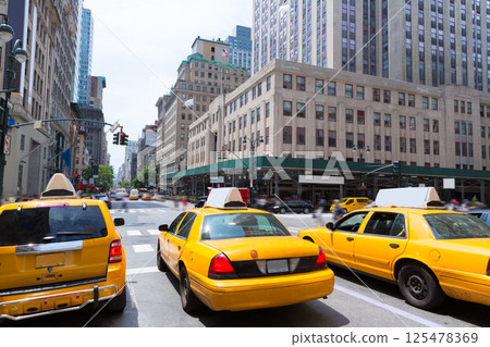 New York city Manhattan Fifth Avenue 5th Av US 125478369