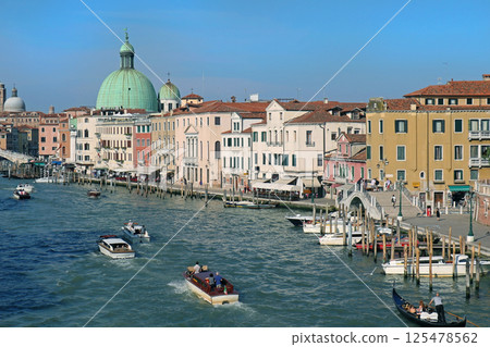 Venice canal architecture Venice canal architecture 125478562