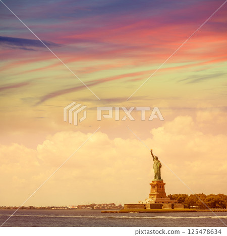 Statue of Liberty New York American Symbol US Statue of Liberty New York American Symbol US 125478634