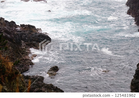 海岸波 125481902