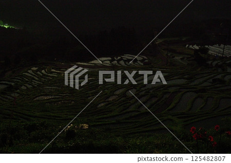 稻農居住在三重縣熊野市的丸山千枚田。 125482807