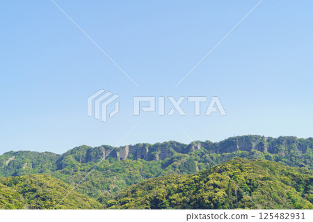 [千葉縣]從濱金谷站附近眺望鋸山 125482931