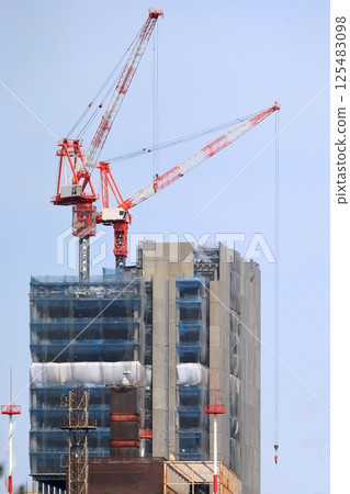 Construction crane Construction crane 125483098