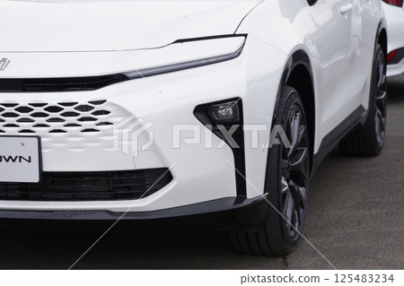 車輛圖片：豐田皇冠莊園前臉 125483234