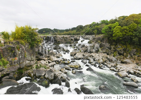 [Isa City, "The Niagara of the Orient" - Sogi Falls] 125483555