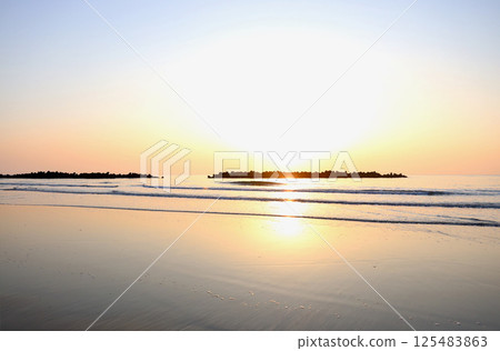 Sunrise at Kawarago Beach, late April Sunrise at Kawarago Beach, late April 125483863