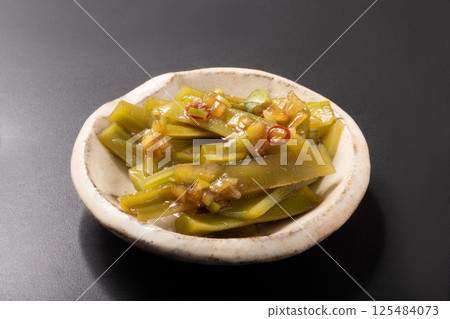 Mountain jellyfish with Chinese dressing Mountain jellyfish with Chinese dressing 125484073