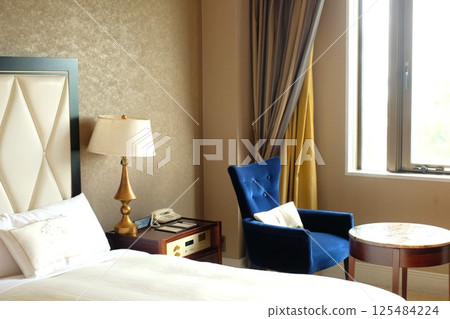 Hotel's bedroom 125484224