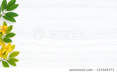 帶葉子的天然木材紋理背景 125484371