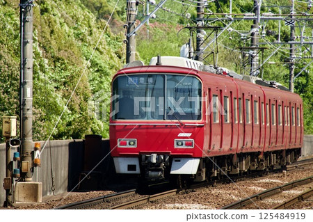 Meitetsu 3500 series passing Honjuku Station 125484919