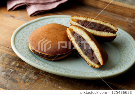Dorayaki 125486638