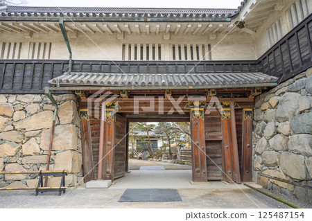 Wooden gate of Matsumoto Castle in Nagano Prefecture 125487154
