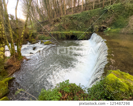 Curved Weir at Outeiro 125487298