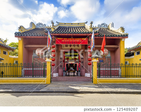 Gate of Hainan Assembly Hall, Hoi An, Vietnam 125489207