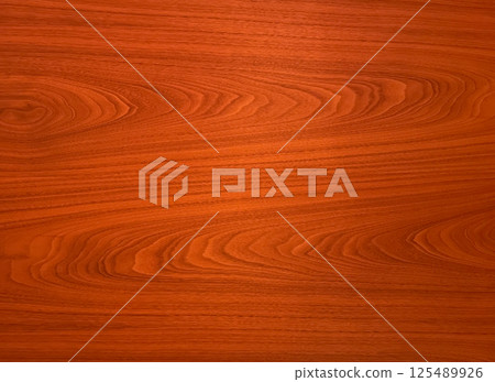 棕色、細粒、彎曲、條紋木板的背景影像 125489926