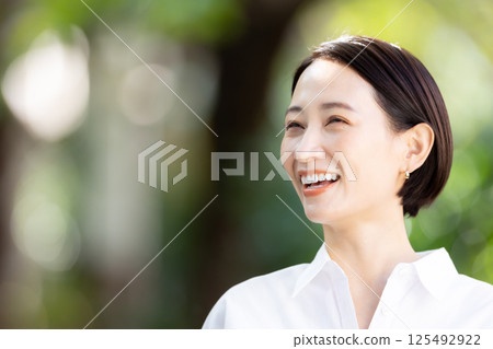女性肖像清新綠色 女性肖像清新綠色 125492922